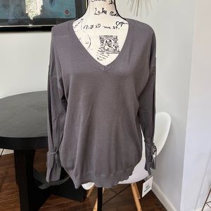 NWT Ellen Tracy Taupe V Neck Sweater in Size Large